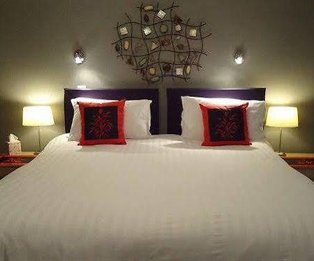 Jasmine House Bed And Breakfast Τσέλτενχαμ Εξωτερικό φωτογραφία