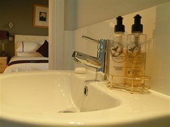 Jasmine House Bed And Breakfast Τσέλτενχαμ Εξωτερικό φωτογραφία